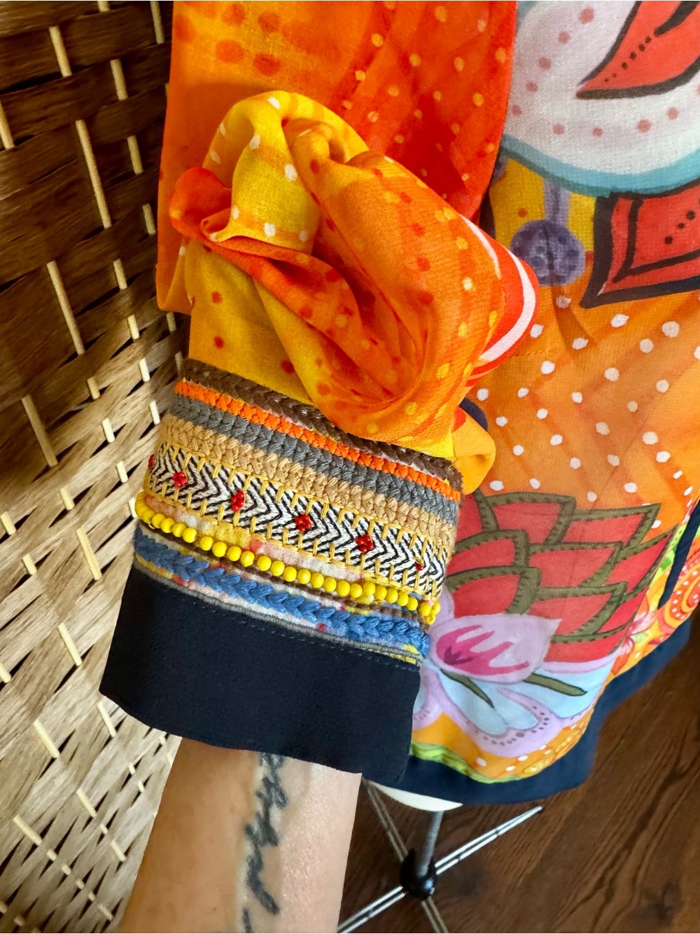 EUC Desigual bright bold floral print blouse L - Picture 6 of 12